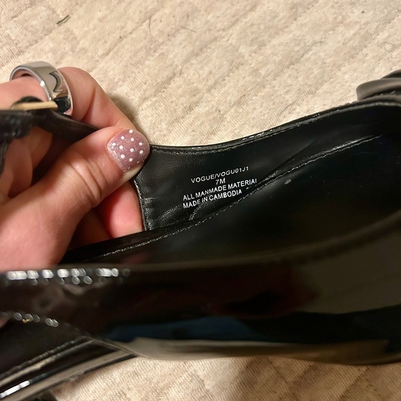 Madden Girl Black Slingback Heels w/ Bow - Picture 4 of 4